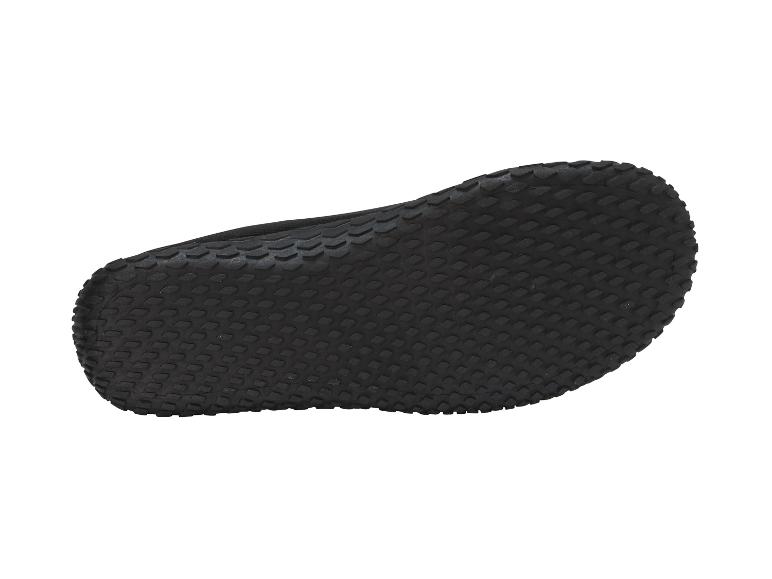 Schwarze Schuhsohle mit Gitterstruktur, von unten gesehen.