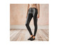 Schwarze Lederleggings im Casual-Look.