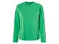 Ein grünes T-Shirt mit langen Ärmeln.