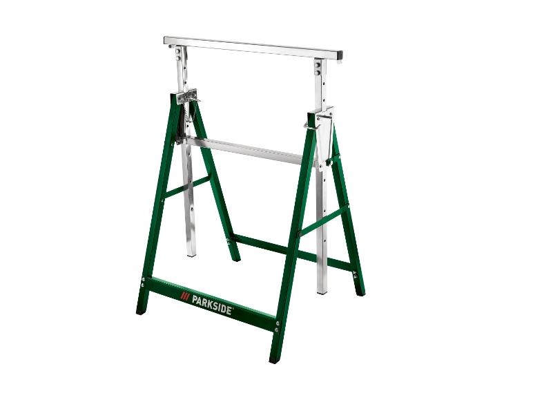 Ein grüner und silberner Sägebock mit verstellbarer Höhe und einer horizontalen oberen Stange.