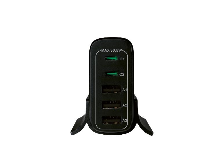 Schwarzer USB-Ladehub mit 2 USB-C und 3 USB-A Anschlüssen, beschriftet MAX 30.5W