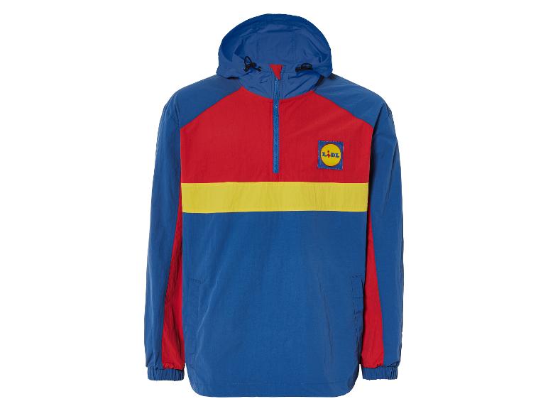 Eine blaue Windjacke mit roten und gelben Akzenten und dem Lidl-Logo.