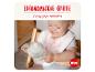 Baby hält Tasse mit ergonomischen Griffen, Text: „ERGONOMISCHE GRIFFE Easy-grip handles“