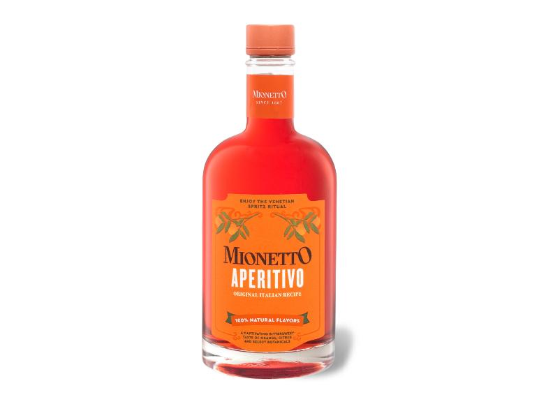 Flasche orangefarbener Aperitif mit Etikett