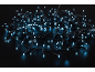Blaue LED-Weihnachtsbeleuchtung auf dunklem Hintergrund