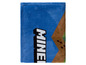 Eine blaue Minecraft Fleece-Decke mit dem Logo.