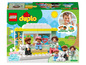 LEGO Duplo Spielset mit einer Arztpraxis, Puppen und einem Bären.