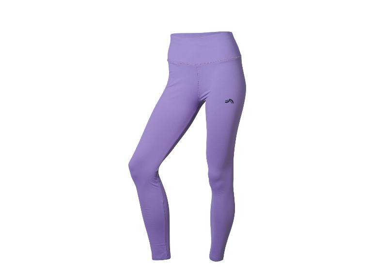 Lila High-Waist-Trainingsleggings mit kleinem schwarzem Logo am Oberschenkel.