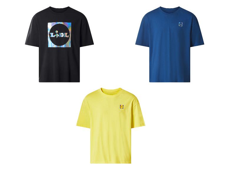 Drei Lidl T-Shirts: schwarz mit holografischem Logo, blau und gelb mit kleinem Logo