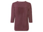 Eine dunkelrote Bluse mit geometrischem Muster