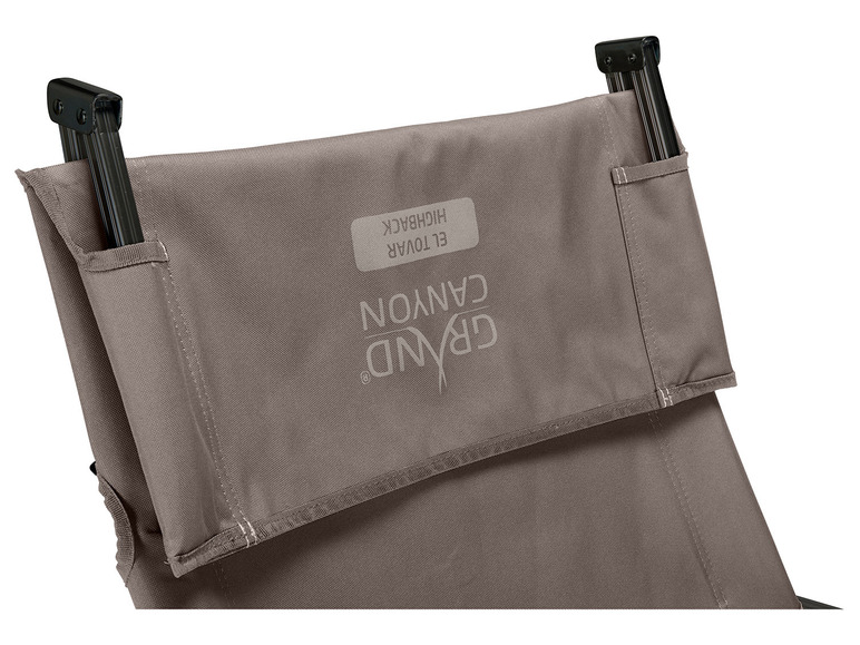 Ein grauer Grand Canyon Stuhl mit hoher Rückenlehne.