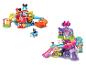 Zwei farbenfrohe Spielsets: eine Mickey Maus Garage und ein Minnie Maus Haus.