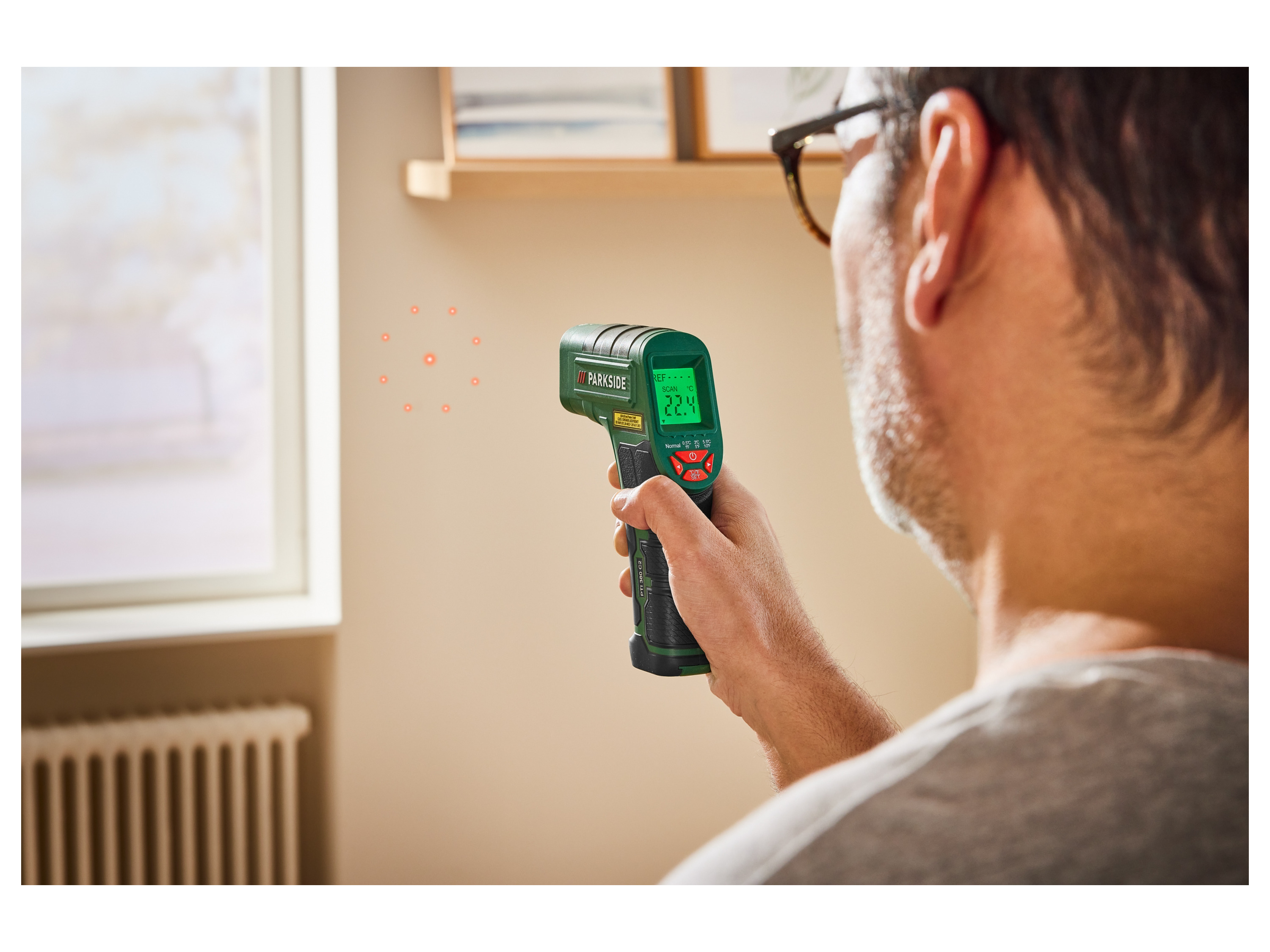 PARKSIDE® Infrarot-Temperaturmessgerät »PTI 380 C2«, mit farbiger Anzeige und Hinweiston – Bild 2 von 4