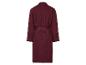 Burgunderfarbener Bademantel mit Gürtel.