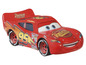 Ein rotes Spielzeugauto von Lightning McQueen aus Cars mit Rusteze-Sponsoring.