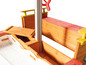 Holzspielzeugboot mit Sitzbank und Stauraum.