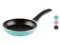 Eine türkisfarbene Pfanne mit schwarzem Griff.