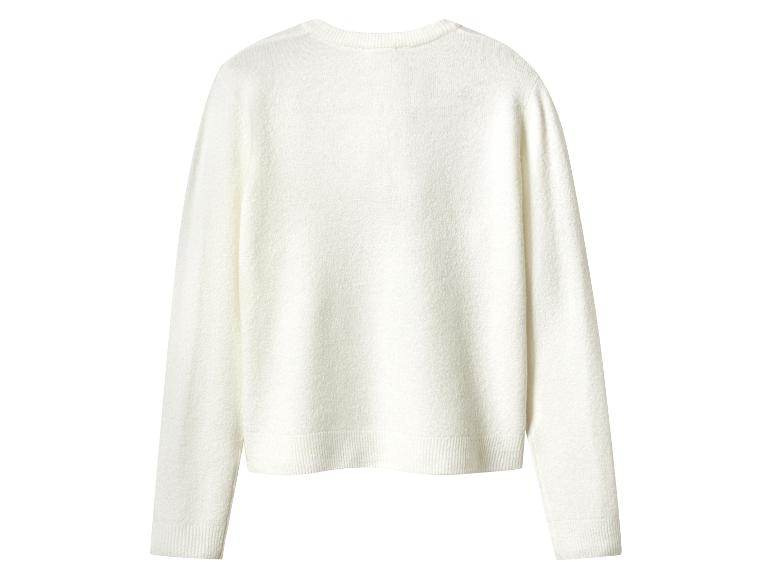 Einfacher weißer Langarmpullover auf weißem Hintergrund.