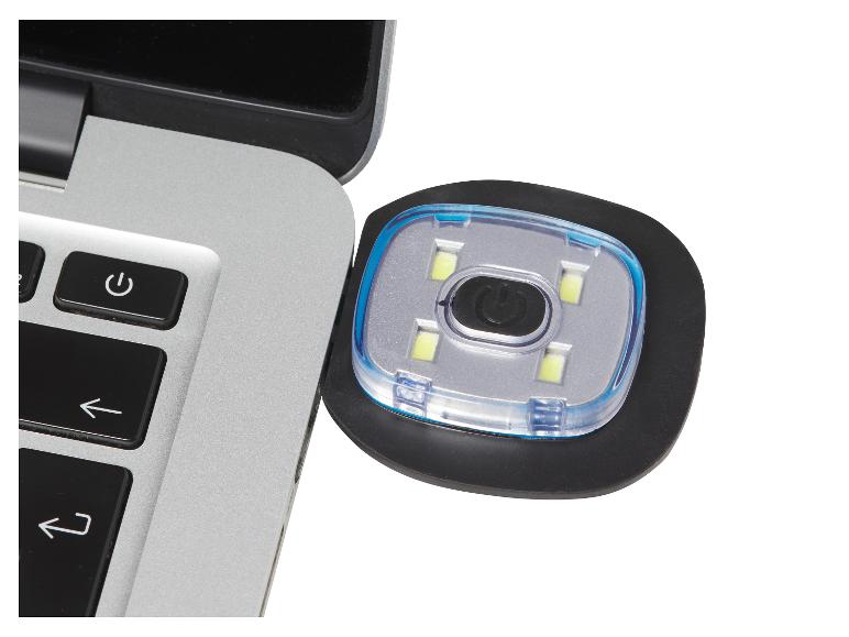 USB-LED-Lampe an einem Laptop angeschlossen.