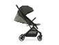 Hauck Travel N Care Kinderwagen in Khaki mit schwarzem Gestell.