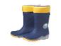 Ein Paar blaue Kinder-Regenstiefel mit gelben Bündchen und einer Wolke mit „Happy Day“.