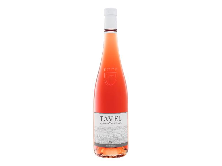 Eine Flasche Tavel Roséwein mit weißem Etikett und Landschaftsdetails.