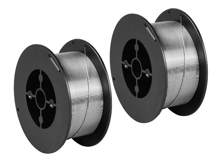 Zwei Spulen mit Schweißdraht, hergestellt aus PS-Kunststoff.