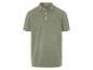 Olivengrünes Poloshirt mit kurzen Ärmeln.