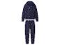 Blauer Pyjama mit Kapuzenpullover und Hose mit Zuckerstangenmuster.