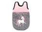 Ein rosa und grauer Schlafsack mit Einhorn-Motiv