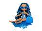 Blaue Puppe, Tasche und Schuhe; Sommerstil.