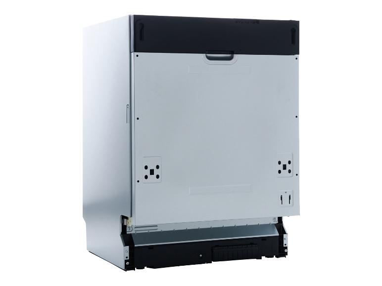 Rückseite eines Geschirrspülers mit schwarzer Oberseite und silberner Platte.