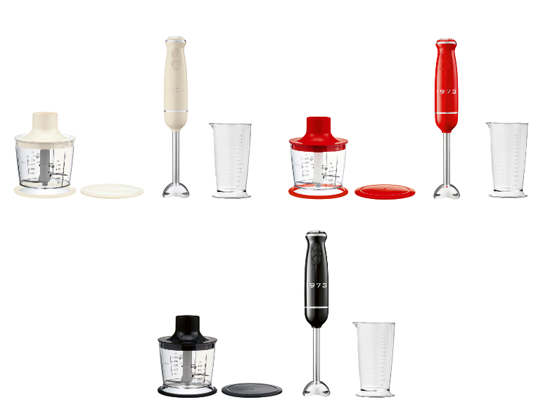 Drei Stabmixer-Sets in Creme, Rot und Schwarz, jeweils mit Zerkleinerer und Messbecher.