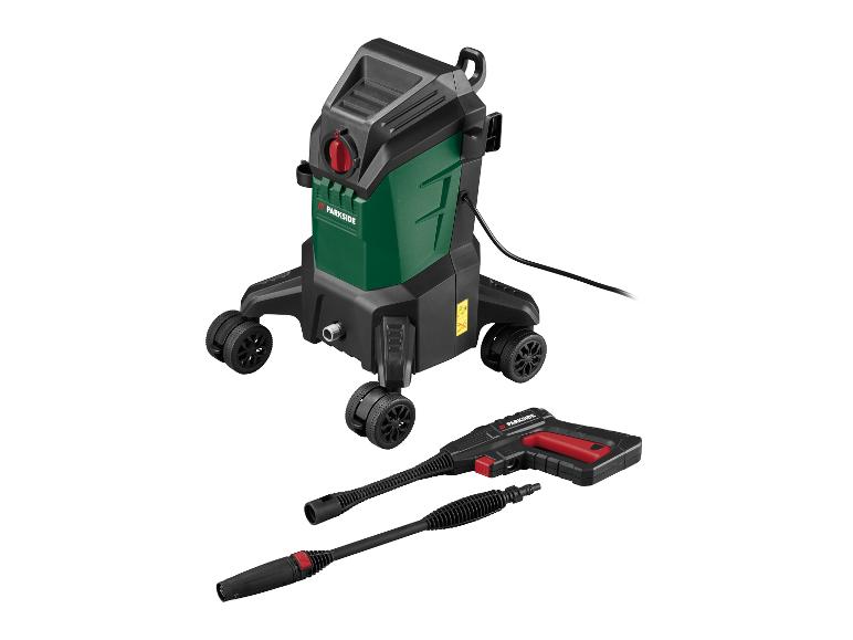 Hochdruckreiniger mit Spritzpistole und Düsen.