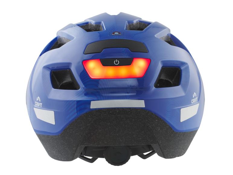 Blauer Fahrradhelm mit Rücklicht und Reflektoren