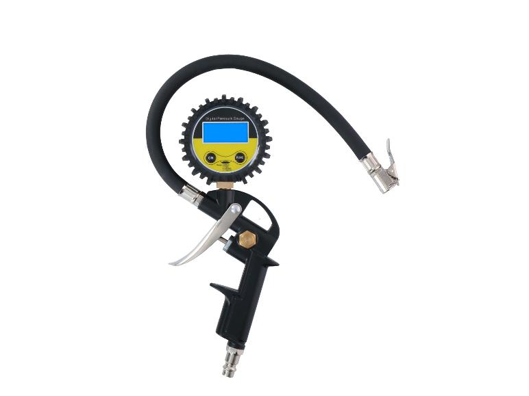 Digitaler Reifendruckmesser mit Aufblaspistole und Schlauch.