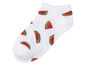 Weiße Socken mit Wassermelonenmuster.