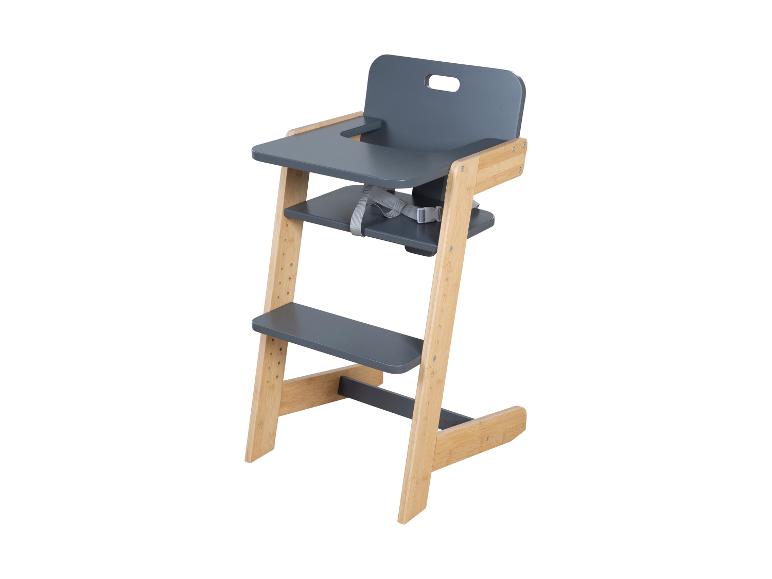 Holzhochstuhl mit grauem Sitz und Tablett, mit Sicherheitsgurt