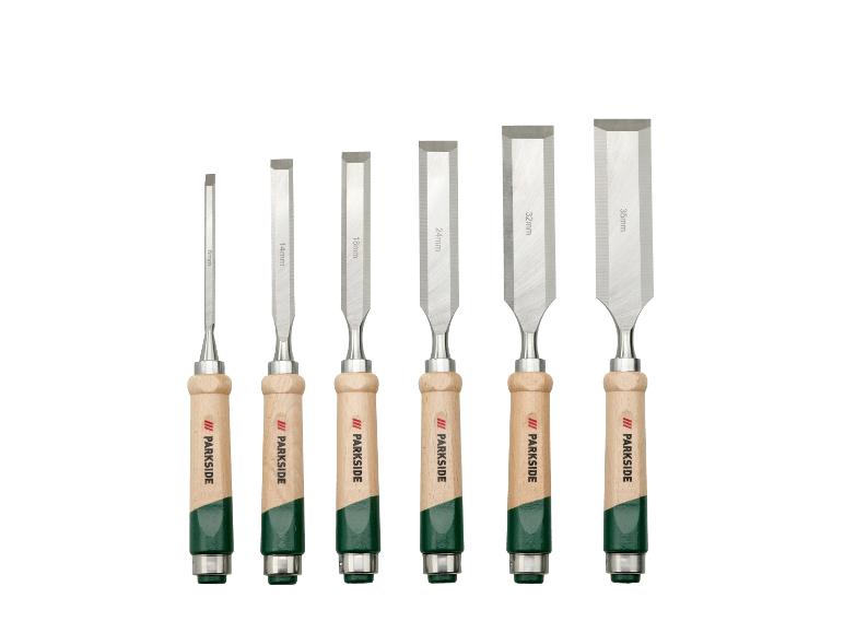 Ein Satz von sechs Parkside Stechbeiteln mit Holzgriffen, von 6mm bis 35mm.