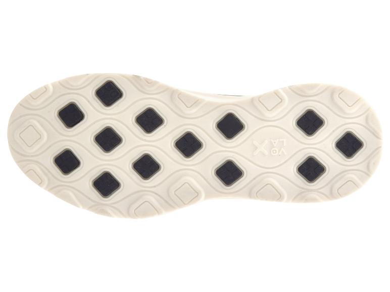 Sohlen von Voile Blanche Schuhen, cremefarben mit dunklen Einsätzen.