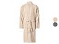 Beiger Bademantel mit Gürtel und Taschen, gezeigt mit Farbauswahloptionen.