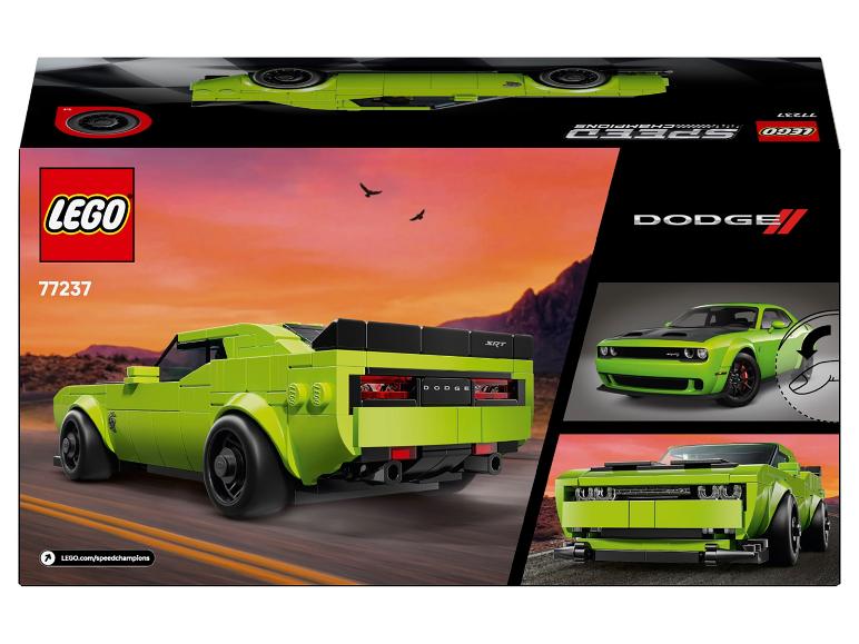 Spielzeugschachtel mit einem grünen baubaren Sportwagen und seinem realen Modell.