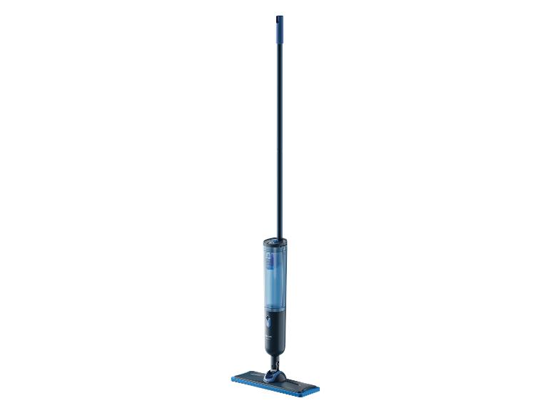 Blauer Sprühmopp mit transparentem Wassertank und langem Stiel.