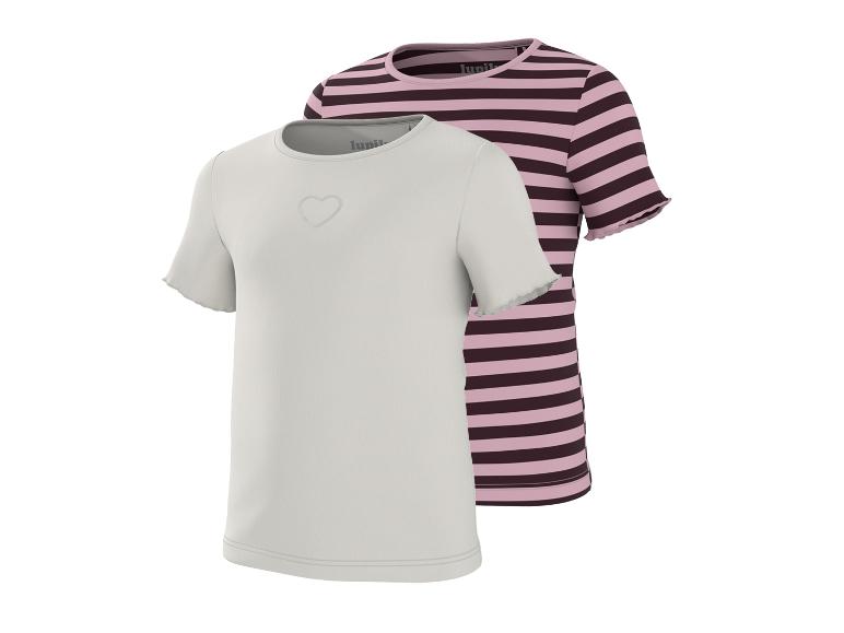 Kurzarm-T-Shirts: eines gestreift in Rosa und Braun, eines cremefarben mit Herz.