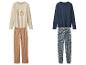 Zwei Pyjama-Sets: ein beiges Set mit Text und ein blaues Set mit Blumenmuster.