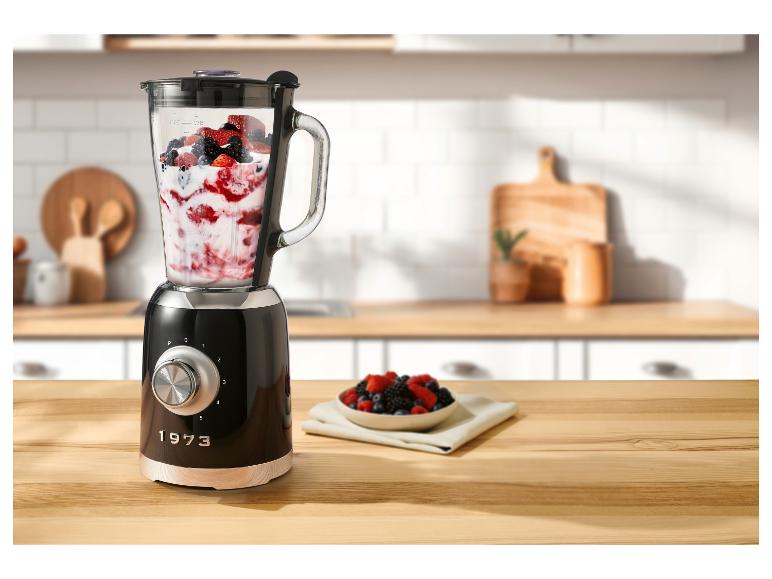 Retro-Mixer 1973 mit Beerenobst.