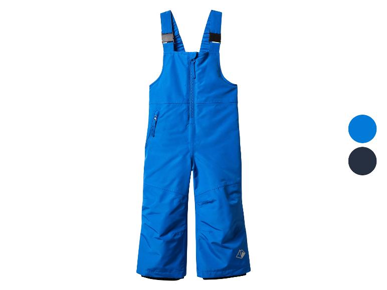 Blaue Kinder-Skihose mit Trägern und Reißverschlusstaschen.