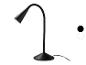 Schwarze Schreibtischlampe mit flexiblem Arm und rundem Fuß.