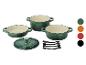 Set dunkler grüner Gusseisen-Töpfe.