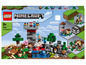 LEGO Minecraft Set mit einem Turm, einem Baum und anderen Minecraft Figuren.
